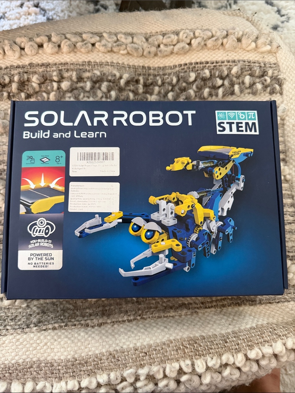 Solar Robot STEM Kit - Blue & Yellow Build-and-Learn Toy!! Never used!!